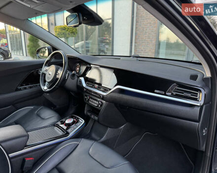 Синий Киа Niro, объемом двигателя 0 л и пробегом 130 тыс. км за 18900 $, фото 64 на Automoto.ua