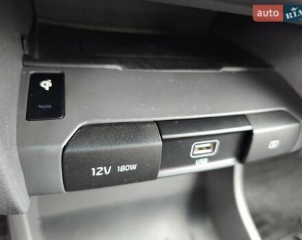 Синій Кіа Niro, об'ємом двигуна 0 л та пробігом 150 тис. км за 18000 $, фото 30 на Automoto.ua