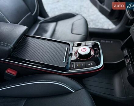 Синій Кіа Niro, об'ємом двигуна 0 л та пробігом 81 тис. км за 19350 $, фото 79 на Automoto.ua