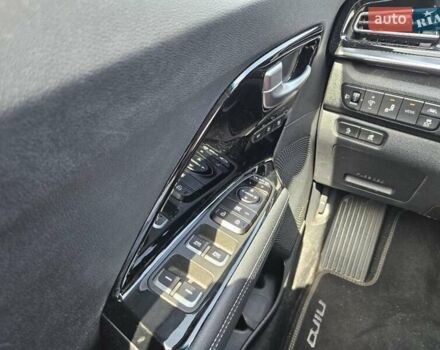 Синій Кіа Niro, об'ємом двигуна 0 л та пробігом 105 тис. км за 21193 $, фото 31 на Automoto.ua