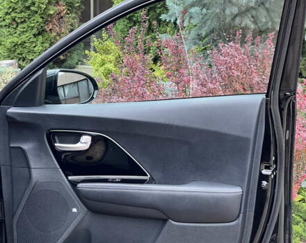 Синій Кіа Niro, об'ємом двигуна 0 л та пробігом 107 тис. км за 19200 $, фото 34 на Automoto.ua