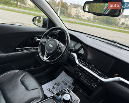 Киа Niro 2020 в Дубно на Automoto.ua Синий Киа Niro, объемом двигателя 0 л и пробегом 156 тыс. км за 19200 $, фото 41 на Automoto.ua