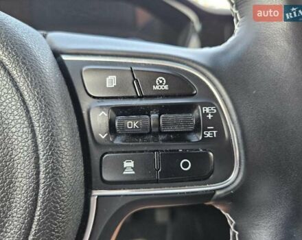 Синій Кіа Niro, об'ємом двигуна 0 л та пробігом 105 тис. км за 21193 $, фото 34 на Automoto.ua
