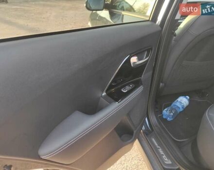 Синій Кіа Niro, об'ємом двигуна 0 л та пробігом 120 тис. км за 19890 $, фото 35 на Automoto.ua