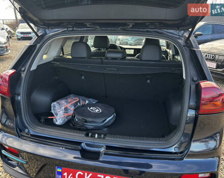 Синий Киа Niro, объемом двигателя 0 л и пробегом 76 тыс. км за 19999 $, фото 35 на Automoto.ua