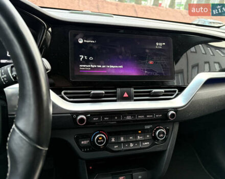 Синий Киа Niro, объемом двигателя 0 л и пробегом 101 тыс. км за 19900 $, фото 54 на Automoto.ua