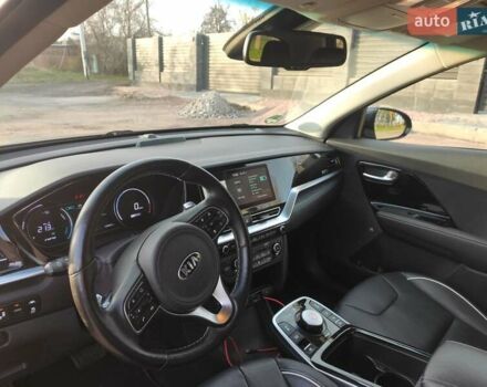 Синій Кіа Niro, об'ємом двигуна 0 л та пробігом 120 тис. км за 19890 $, фото 33 на Automoto.ua