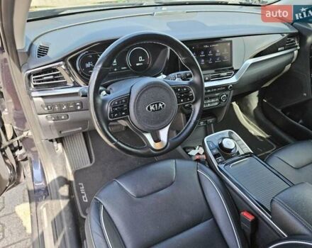 Синій Кіа Niro, об'ємом двигуна 0 л та пробігом 105 тис. км за 21193 $, фото 37 на Automoto.ua