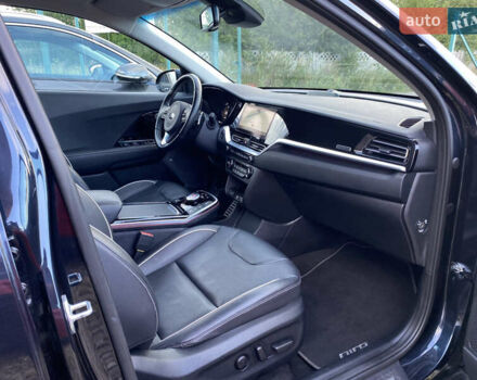 Синій Кіа Niro, об'ємом двигуна 0 л та пробігом 76 тис. км за 22900 $, фото 110 на Automoto.ua