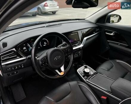 Синій Кіа Niro, об'ємом двигуна 0 л та пробігом 156 тис. км за 19300 $, фото 10 на Automoto.ua
