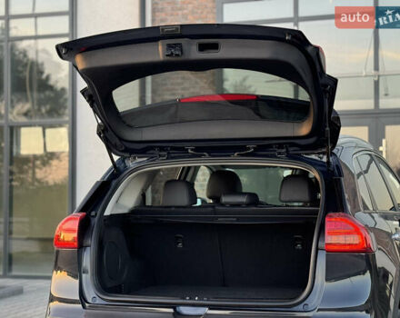 Синий Киа Niro, объемом двигателя 0 л и пробегом 130 тыс. км за 18900 $, фото 56 на Automoto.ua