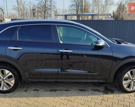 Синий Киа Niro, объемом двигателя 0 л и пробегом 104 тыс. км за 20800 $, фото 1 на Automoto.ua