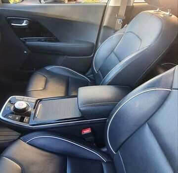 Киа Niro 2020 в Луцке на Automoto.ua Синий Киа Niro, объемом двигателя 0 л и пробегом 148 тыс. км за 16500 $, фото 13 на Automoto.ua