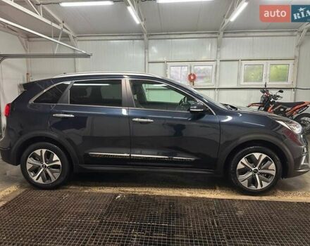 Киа Niro 2020 в Львове на Automoto.ua Синий Киа Niro, объемом двигателя 0 л и пробегом 32 тыс. км за 23900 $, фото 26 на Automoto.ua