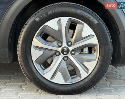 Синий Киа Niro, объемом двигателя 0 л и пробегом 130 тыс. км за 18900 $, фото 52 на Automoto.ua
