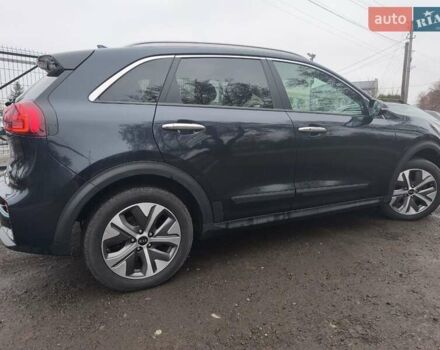 Синій Кіа Niro, об'ємом двигуна 0 л та пробігом 150 тис. км за 18000 $, фото 12 на Automoto.ua