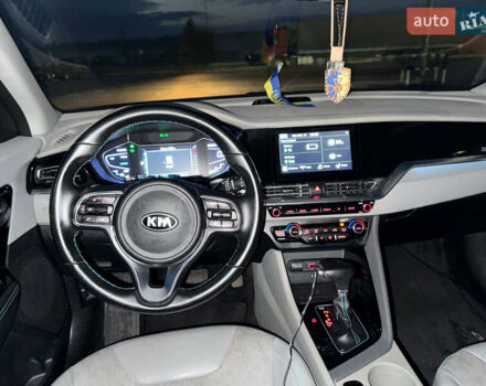 Синий Киа Niro, объемом двигателя 1.58 л и пробегом 58 тыс. км за 24500 $, фото 24 на Automoto.ua