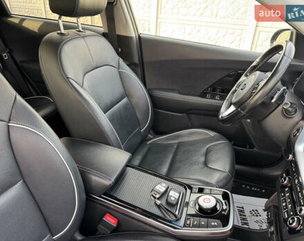 Синий Киа Niro, объемом двигателя 0 л и пробегом 156 тыс. км за 18900 $, фото 27 на Automoto.ua