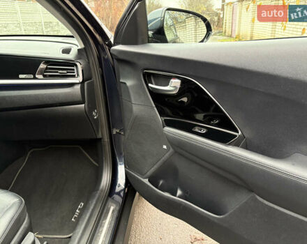 Синий Киа Niro, объемом двигателя 0 л и пробегом 115 тыс. км за 19900 $, фото 20 на Automoto.ua