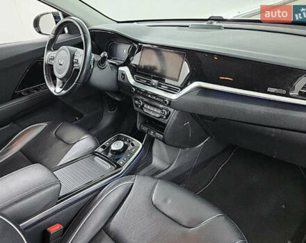 Киа Niro 2020 в Черкассах на Automoto.ua Синий Киа Niro, объемом двигателя 0 л и пробегом 137 тыс. км за 19190 $, фото 8 на Automoto.ua