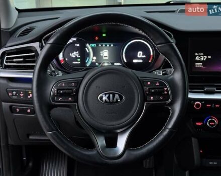 Синий Киа Niro, объемом двигателя 0 л и пробегом 95 тыс. км за 20500 $, фото 45 на Automoto.ua