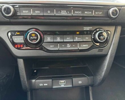 Синій Кіа Niro, об'ємом двигуна 0 л та пробігом 155 тис. км за 19900 $, фото 12 на Automoto.ua