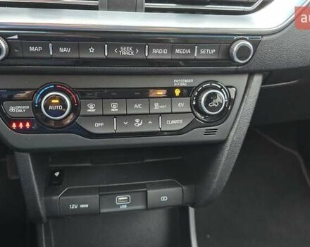 Синій Кіа Niro, об'ємом двигуна 0 л та пробігом 149 тис. км за 19000 $, фото 17 на Automoto.ua