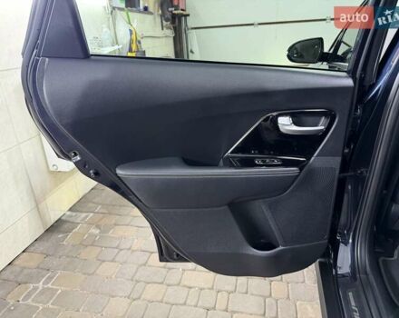 Синій Кіа Niro, об'ємом двигуна 0 л та пробігом 144 тис. км за 18799 $, фото 40 на Automoto.ua