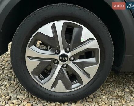 Синий Киа Niro, объемом двигателя 0 л и пробегом 117 тыс. км за 19900 $, фото 29 на Automoto.ua