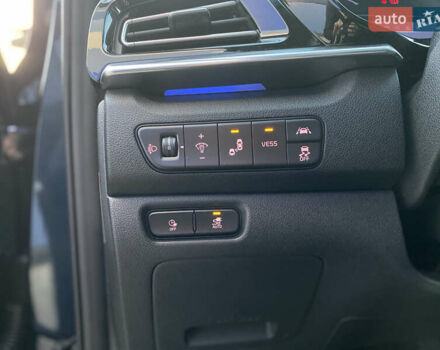 Синій Кіа Niro, об'ємом двигуна 0 л та пробігом 105 тис. км за 20300 $, фото 14 на Automoto.ua