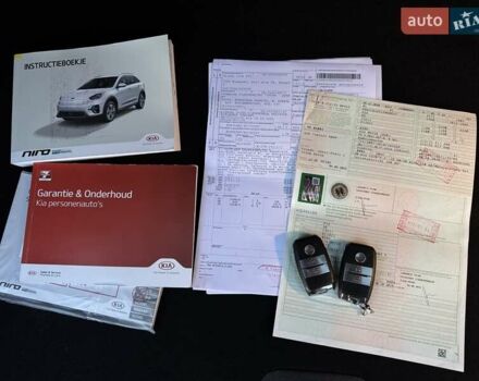 Синий Киа Niro, объемом двигателя 0 л и пробегом 90 тыс. км за 19999 $, фото 4 на Automoto.ua