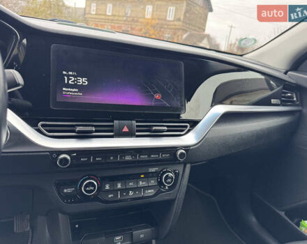 Синий Киа Niro, объемом двигателя 0 л и пробегом 125 тыс. км за 18500 $, фото 21 на Automoto.ua