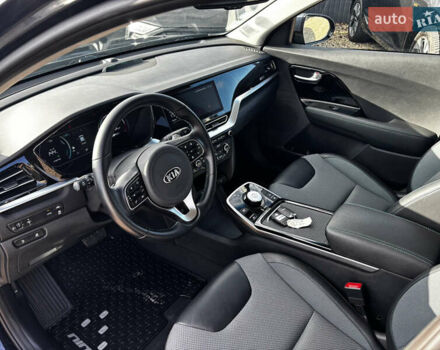 Синий Киа Niro, объемом двигателя 0 л и пробегом 76 тыс. км за 19999 $, фото 18 на Automoto.ua