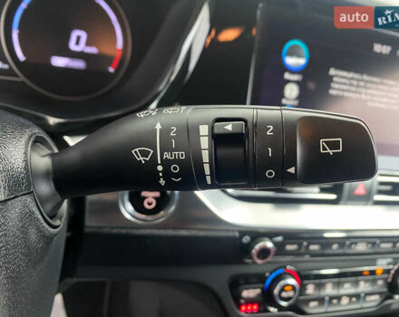 Синій Кіа Niro, об'ємом двигуна 0 л та пробігом 101 тис. км за 20950 $, фото 16 на Automoto.ua