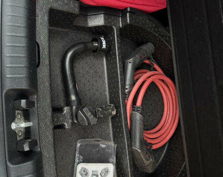 Синий Киа Niro, объемом двигателя 0 л и пробегом 125 тыс. км за 18500 $, фото 24 на Automoto.ua