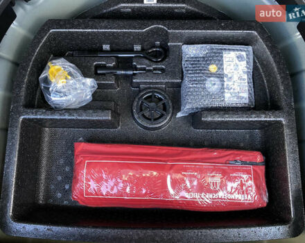 Синій Кіа Niro, об'ємом двигуна 0 л та пробігом 76 тис. км за 22900 $, фото 106 на Automoto.ua