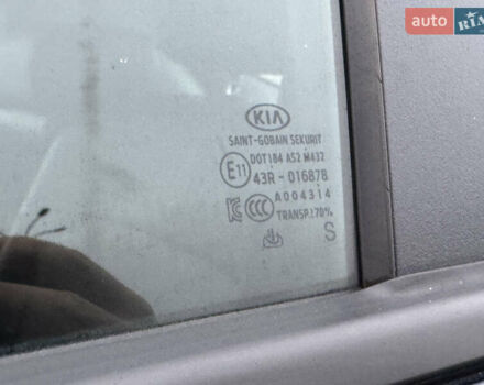 Синій Кіа Niro, об'ємом двигуна 0 л та пробігом 133 тис. км за 18900 $, фото 67 на Automoto.ua