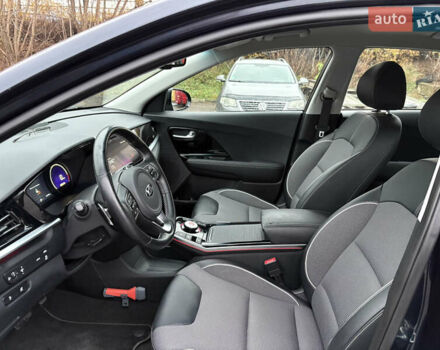Синий Киа Niro, объемом двигателя 0 л и пробегом 125 тыс. км за 19600 $, фото 29 на Automoto.ua