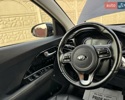 Синий Киа Niro, объемом двигателя 0 л и пробегом 156 тыс. км за 18900 $, фото 47 на Automoto.ua