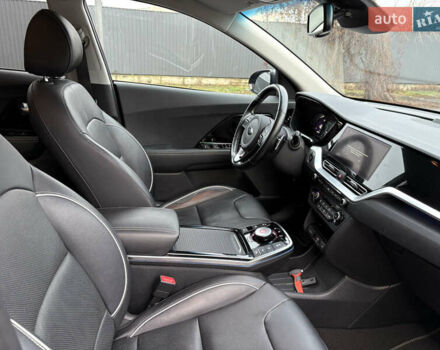 Синий Киа Niro, объемом двигателя 0 л и пробегом 101 тыс. км за 19900 $, фото 17 на Automoto.ua