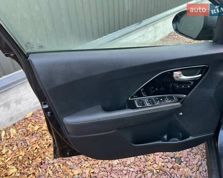 Синій Кіа Niro, об'ємом двигуна 0 л та пробігом 86 тис. км за 22200 $, фото 9 на Automoto.ua
