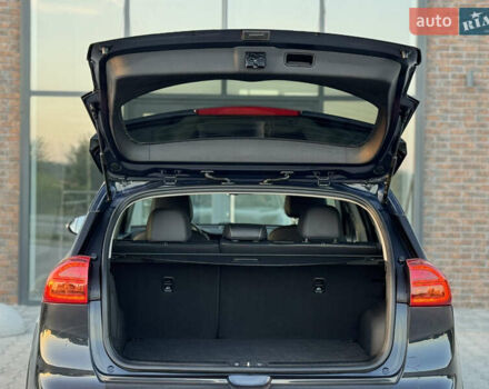 Синий Киа Niro, объемом двигателя 0 л и пробегом 130 тыс. км за 18900 $, фото 54 на Automoto.ua