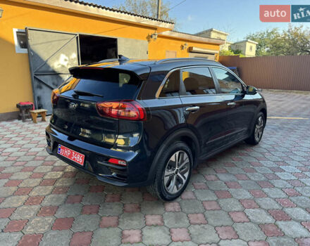 Синий Киа Niro, объемом двигателя 0 л и пробегом 170 тыс. км за 17999 $, фото 3 на Automoto.ua