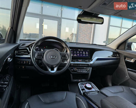 Синий Киа Niro, объемом двигателя 0 л и пробегом 130 тыс. км за 18900 $, фото 57 на Automoto.ua