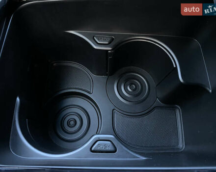 Синій Кіа Niro, об'ємом двигуна 0 л та пробігом 76 тис. км за 22900 $, фото 78 на Automoto.ua