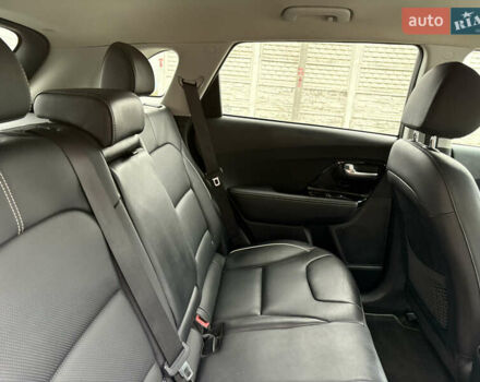 Синий Киа Niro, объемом двигателя 0 л и пробегом 115 тыс. км за 19900 $, фото 24 на Automoto.ua