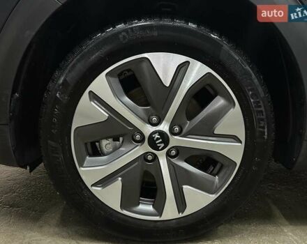 Синій Кіа Niro, об'ємом двигуна 0 л та пробігом 32 тис. км за 23900 $, фото 19 на Automoto.ua
