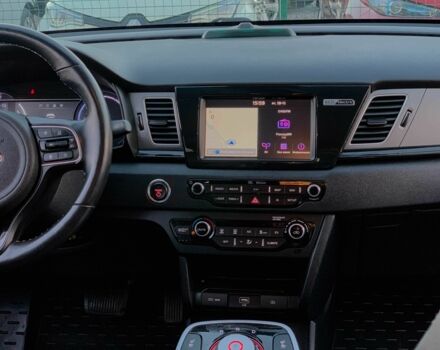 Синій Кіа Niro, об'ємом двигуна 0 л та пробігом 119 тис. км за 18455 $, фото 17 на Automoto.ua
