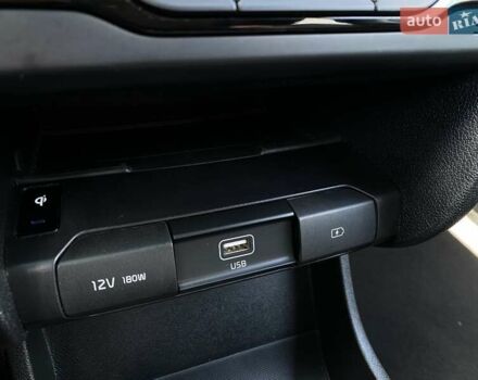 Киа Niro 2020 в Львове на Automoto.ua Синий Киа Niro, объемом двигателя 0 л и пробегом 97 тыс. км за 20950 $, фото 7 на Automoto.ua