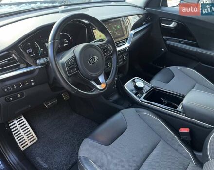 Синій Кіа Niro, об'ємом двигуна 0 л та пробігом 84 тис. км за 18500 $, фото 15 на Automoto.ua